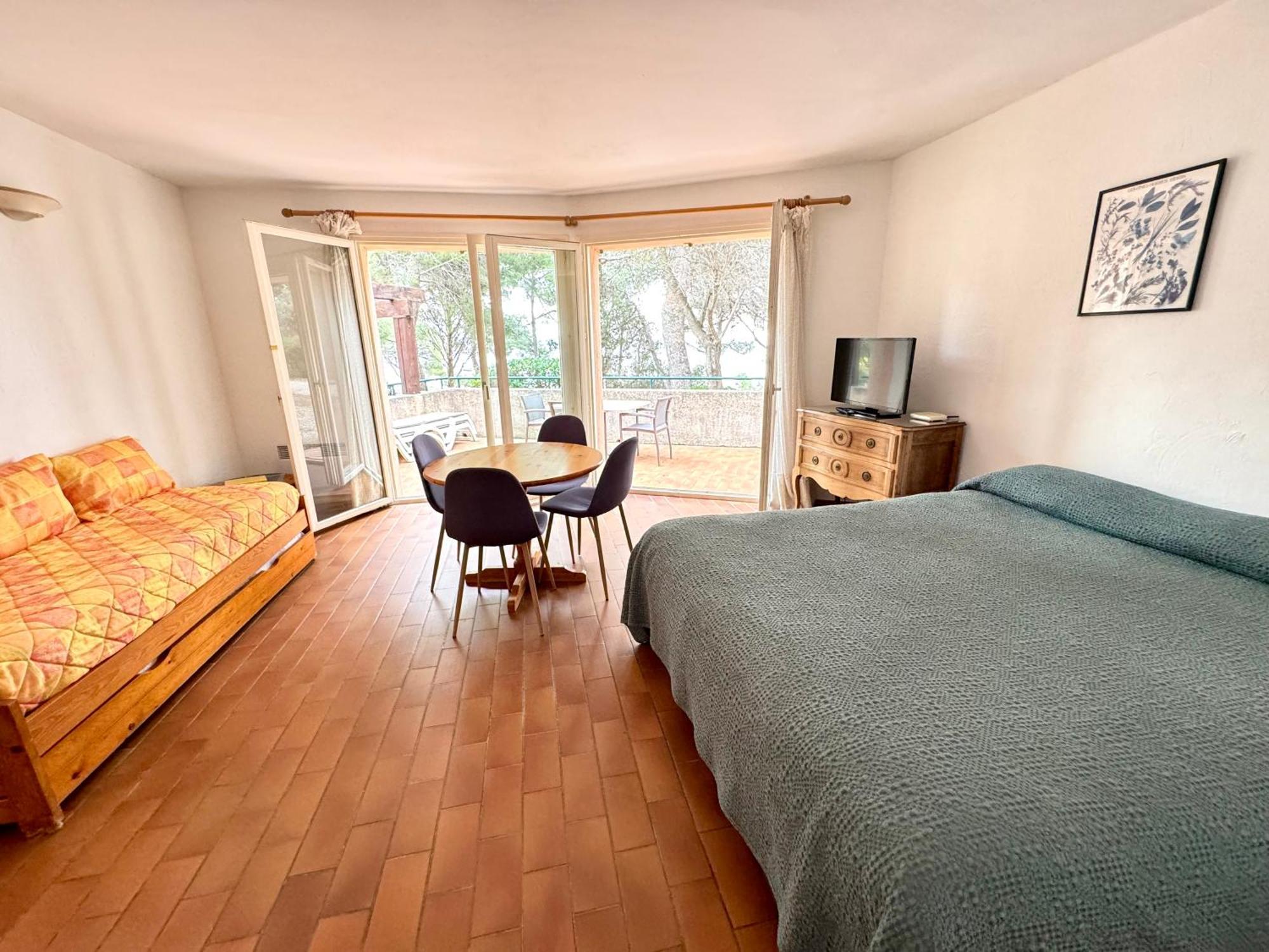 Parc Et Residence Le Provencal Йер Экстерьер фото