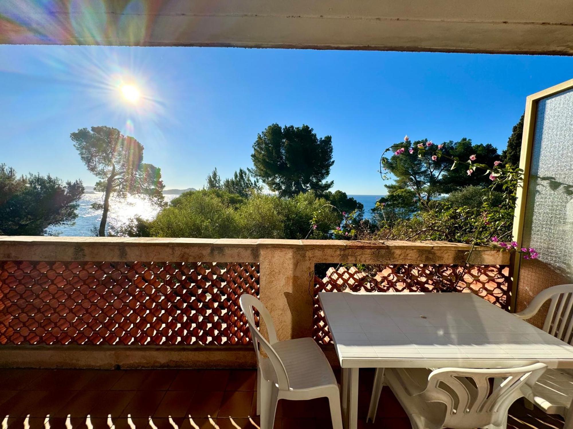 Parc Et Residence Le Provencal Йер Экстерьер фото